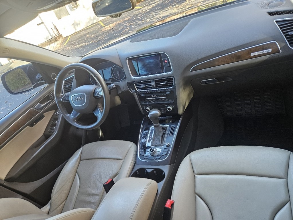 Audi Q5 2.0T Premium Plus quattro 2017 Audi Q5 2.0T Premium Plus quattro 2017