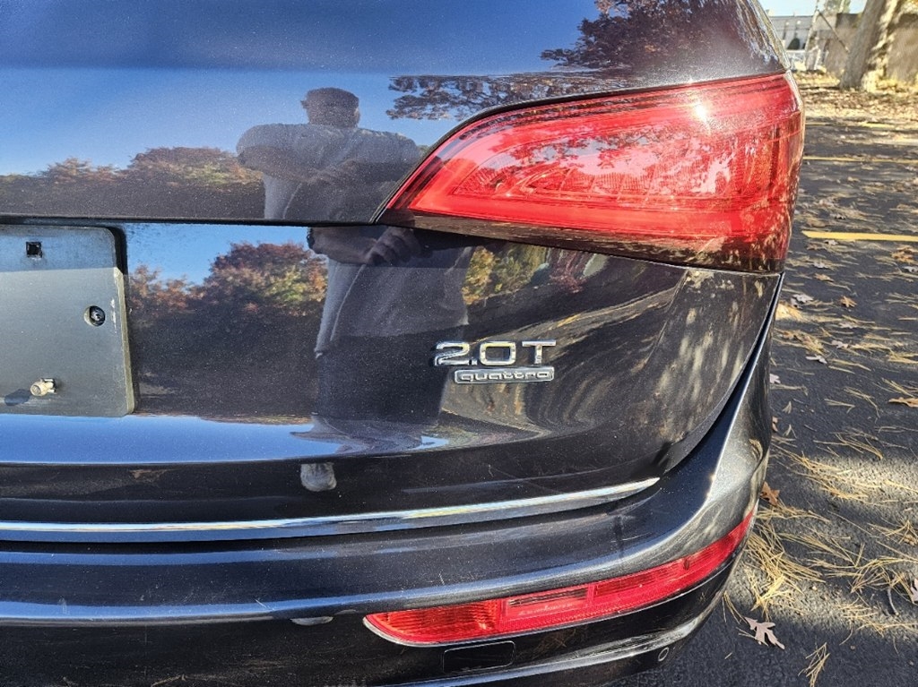 Audi Q5 2.0T Premium Plus quattro 2017 Audi Q5 2.0T Premium Plus quattro 2017