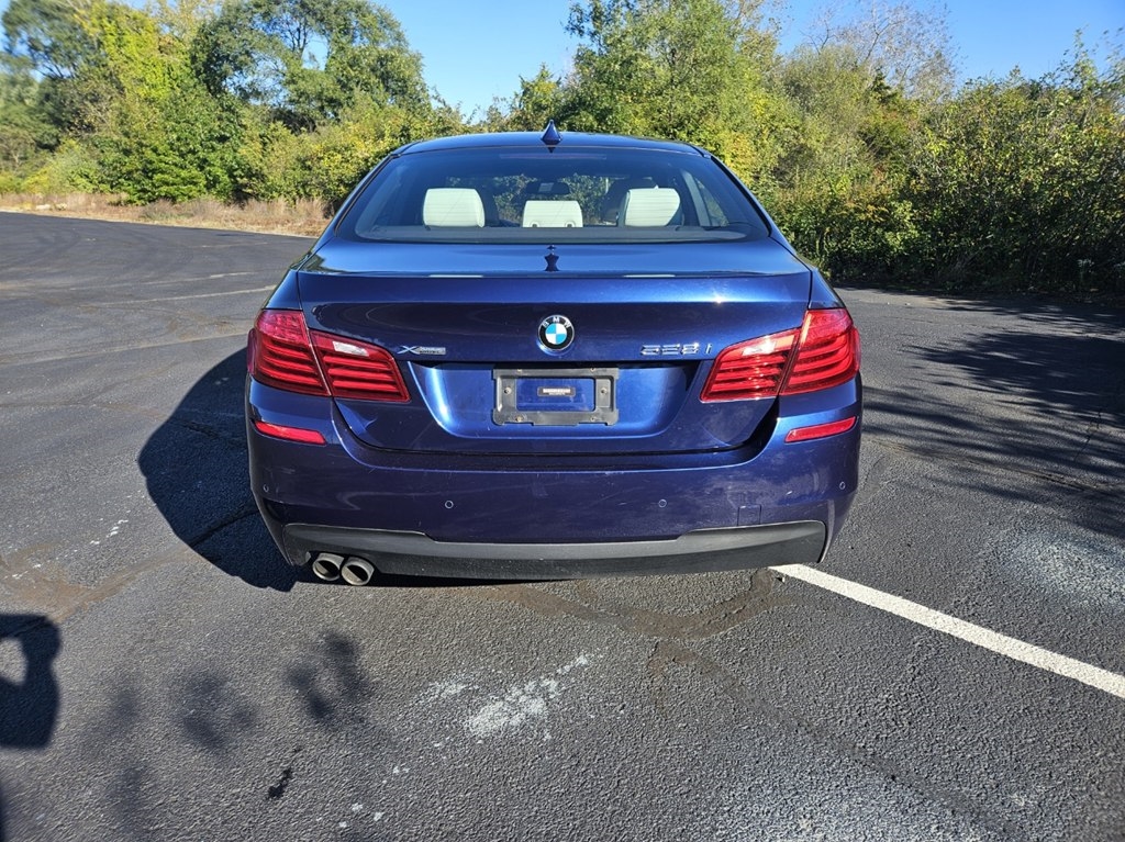 BMW 528XI  2015 BMW 528XI  2015