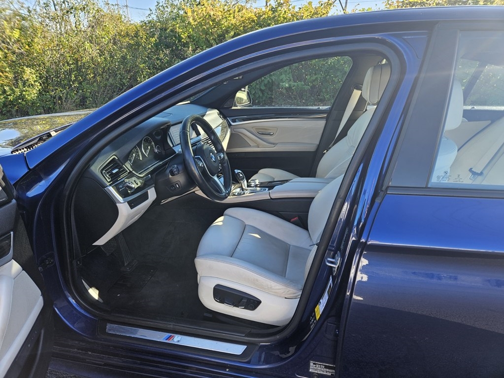 BMW 528XI  2015 BMW 528XI  2015