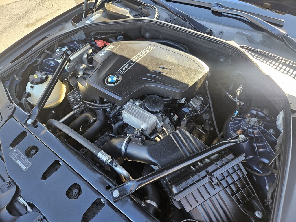 BMW 528XI  2015 BMW 528XI  2015