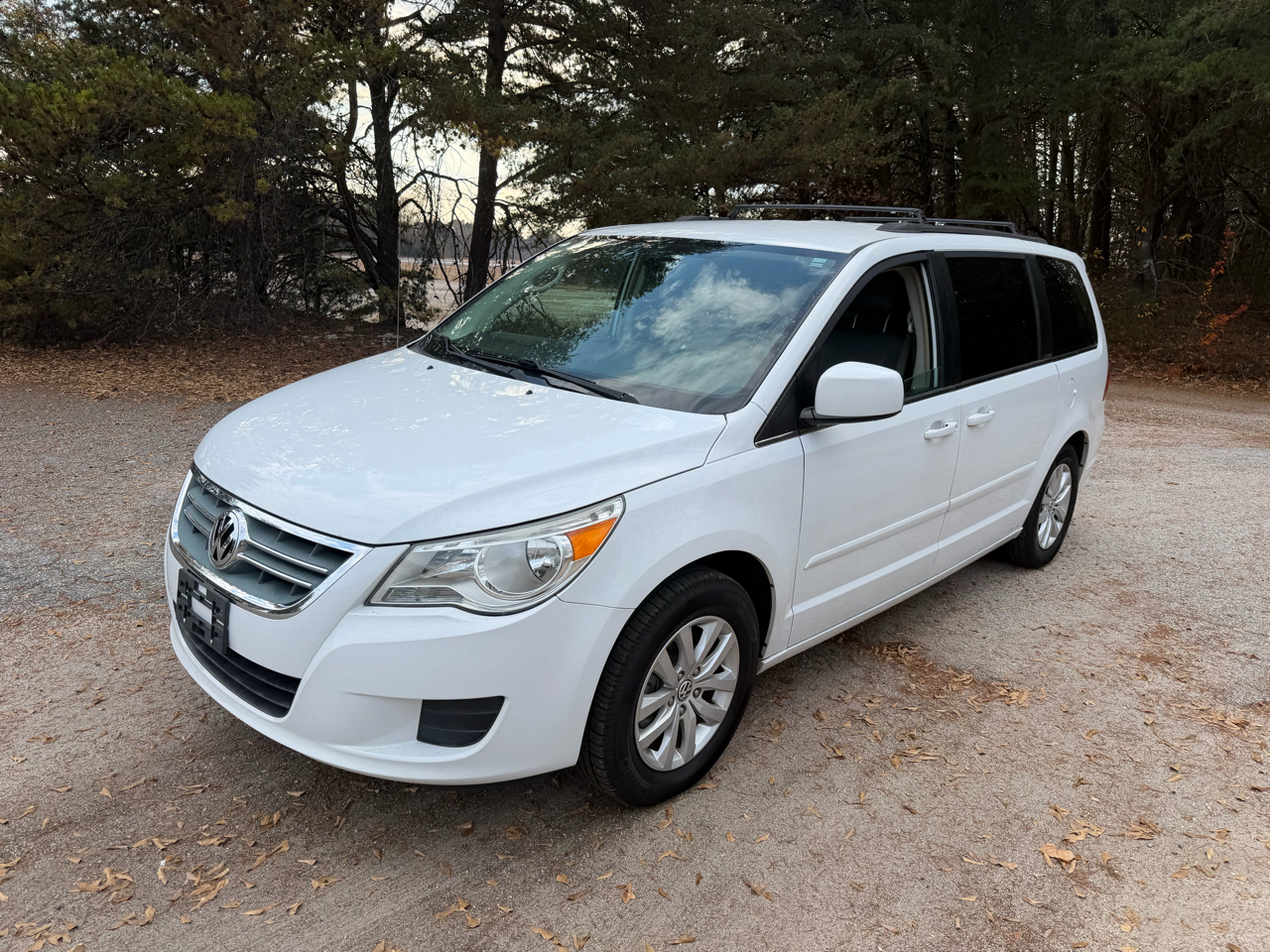 2013 Volkswagen Routan SE