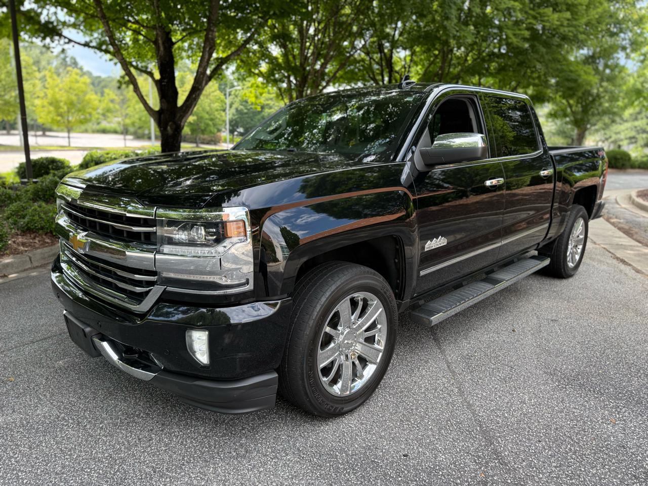 2018 Chevrolet Silverado 1500 4WD Crew Cab 143.5" High Country