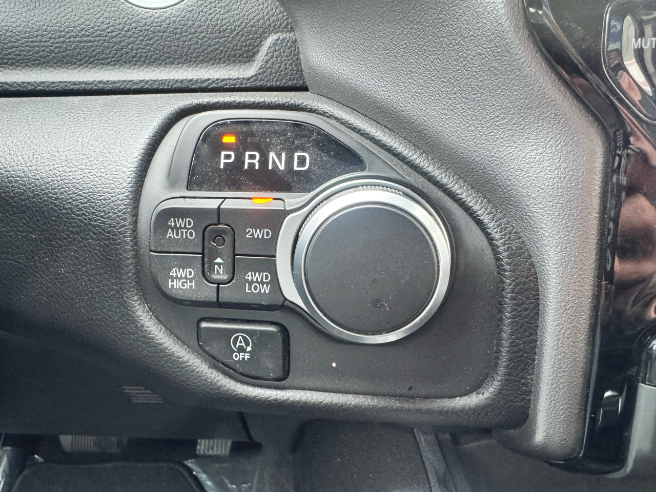 RAM 1500 Big Horn 4x4 Crew Cab 5'7" Box 2025