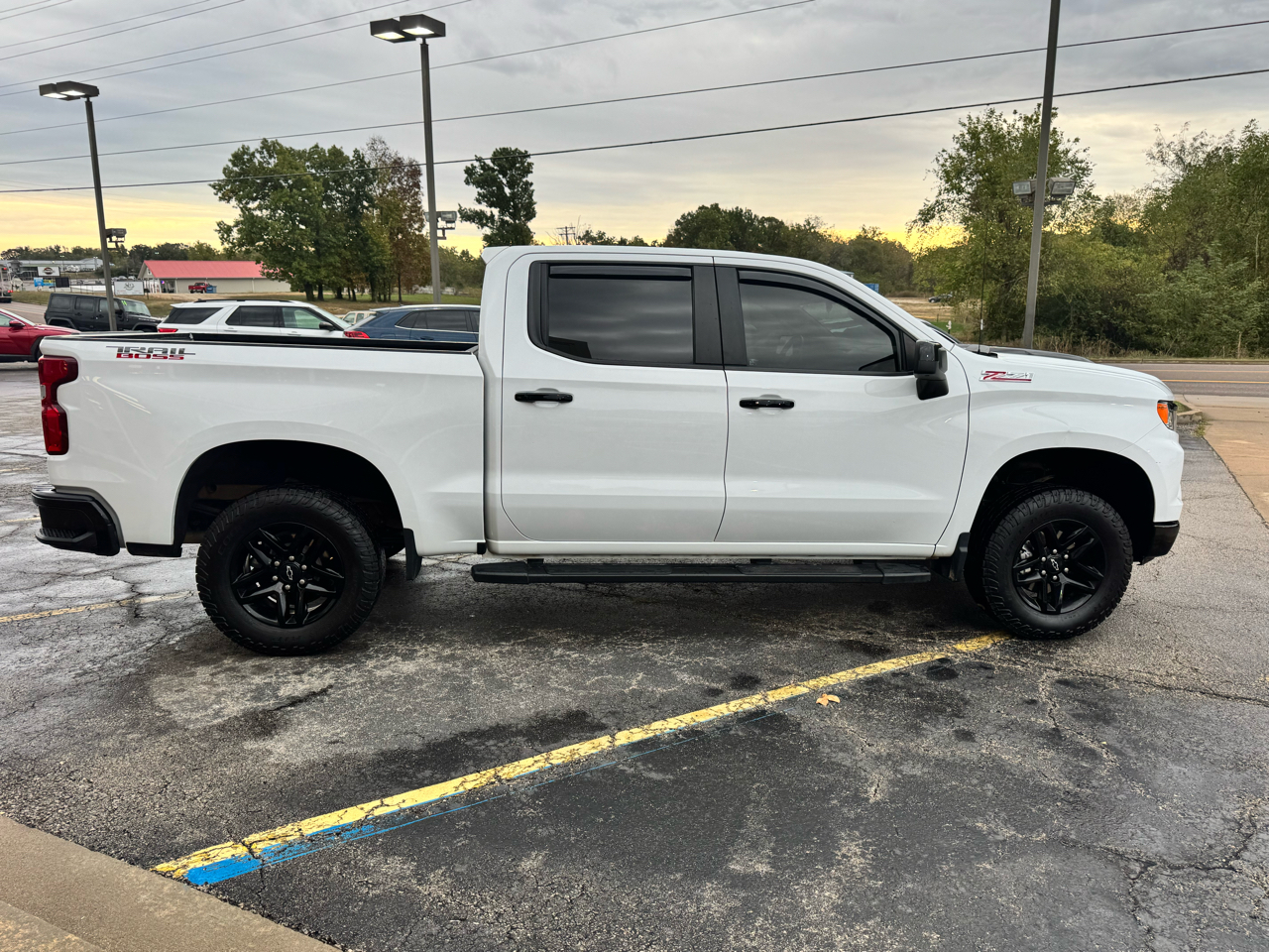 Chevrolet Silverado 1500 4WD Crew Cab 147" LT Trail Boss 2023