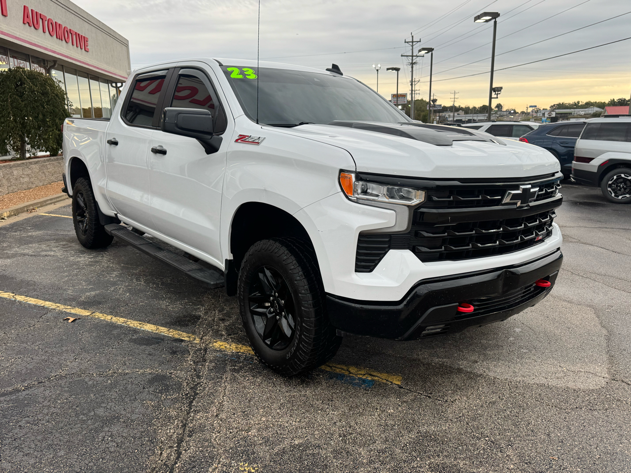 Chevrolet Silverado 1500 4WD Crew Cab 147" LT Trail Boss 2023