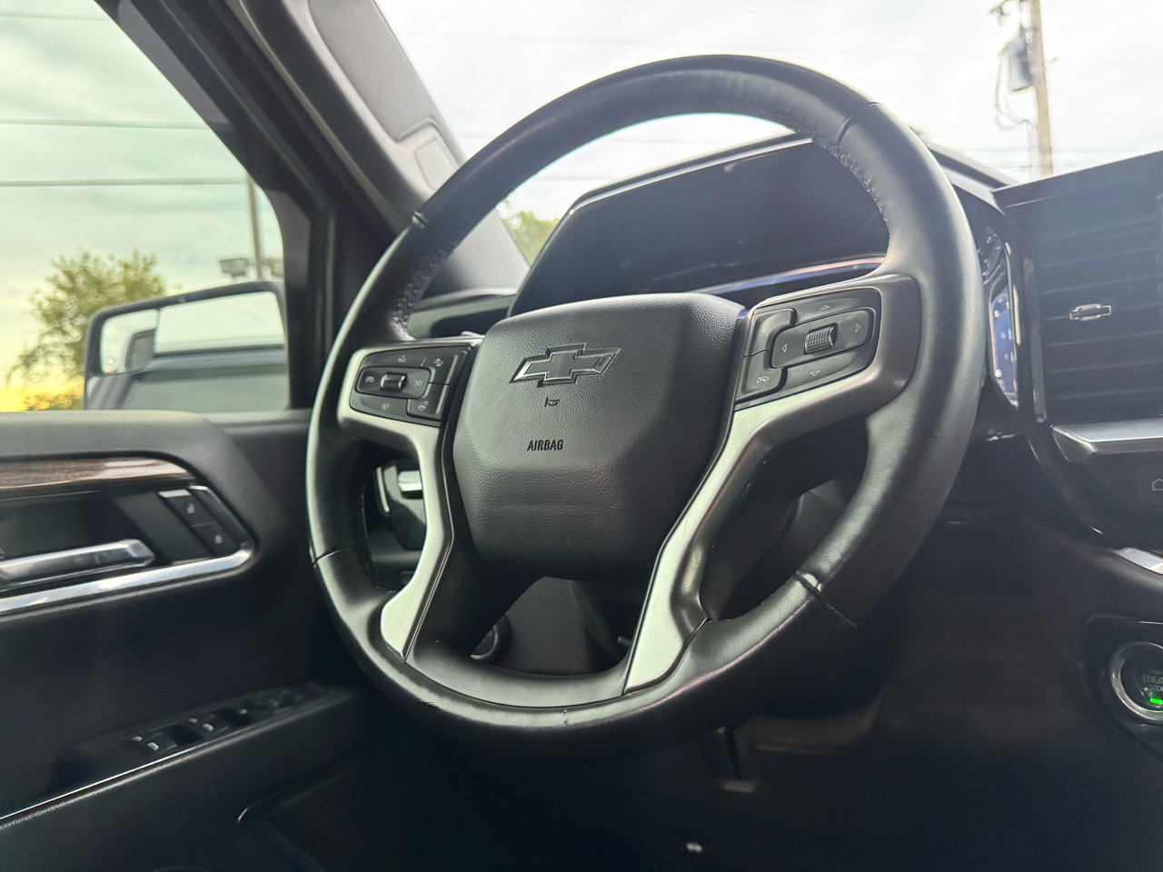 Chevrolet Silverado 1500 4WD Crew Cab 147" LT Trail Boss 2023