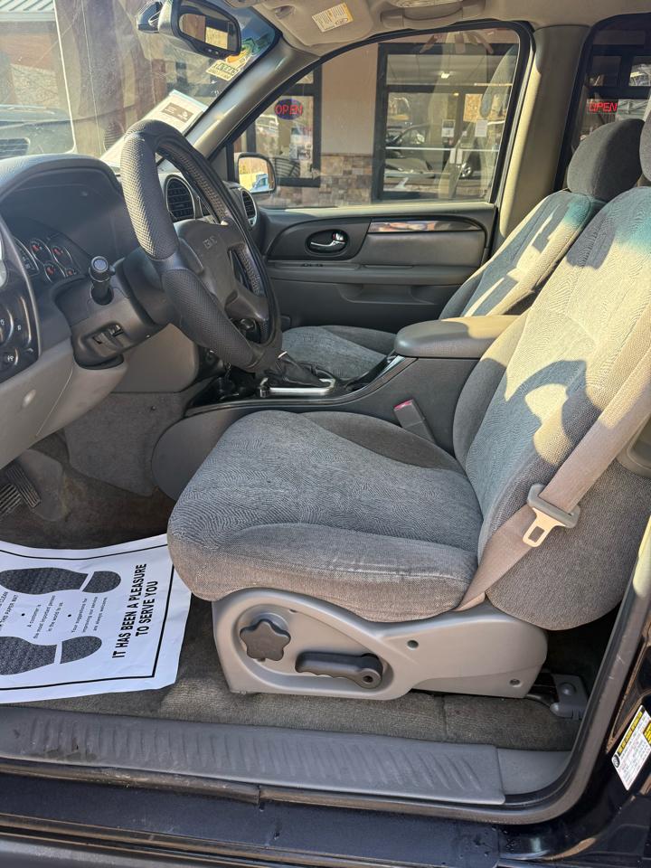 GMC Envoy XL SLE 4WD 2004