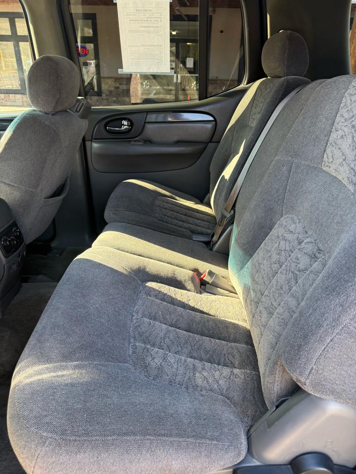 GMC Envoy XL SLE 4WD 2004