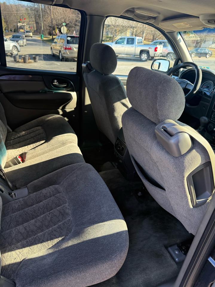GMC Envoy XL SLE 4WD 2004