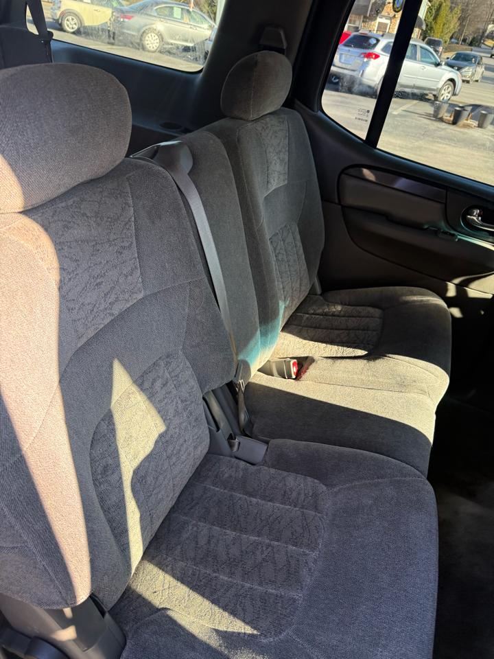 GMC Envoy XL SLE 4WD 2004