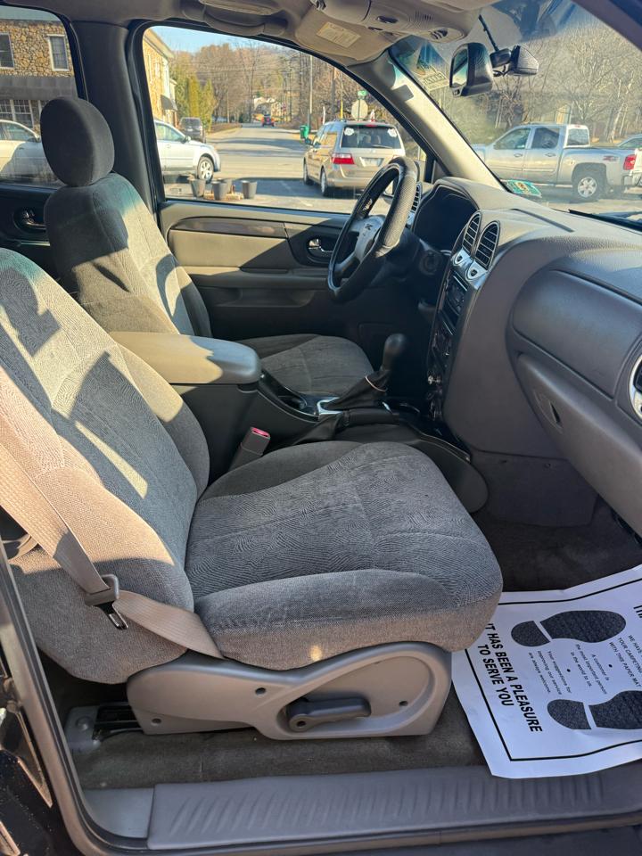 GMC Envoy XL SLE 4WD 2004