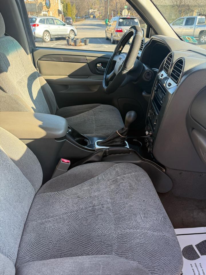 GMC Envoy XL SLE 4WD 2004