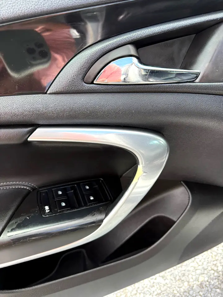 Buick Regal Base 2012