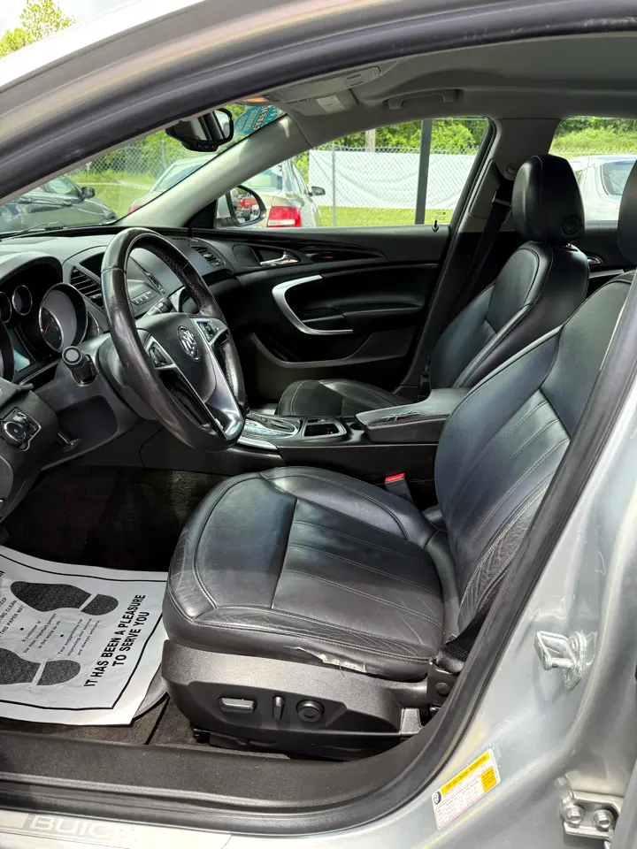 Buick Regal Base 2012