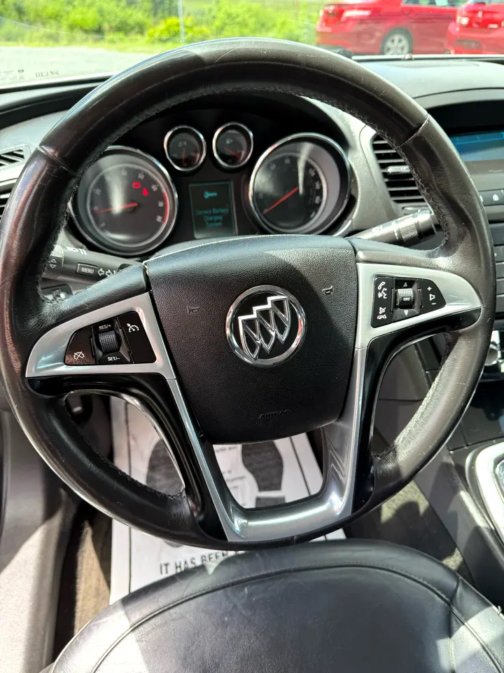 Buick Regal Base 2012