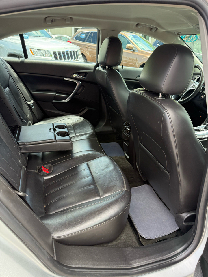 Buick Regal Base 2012