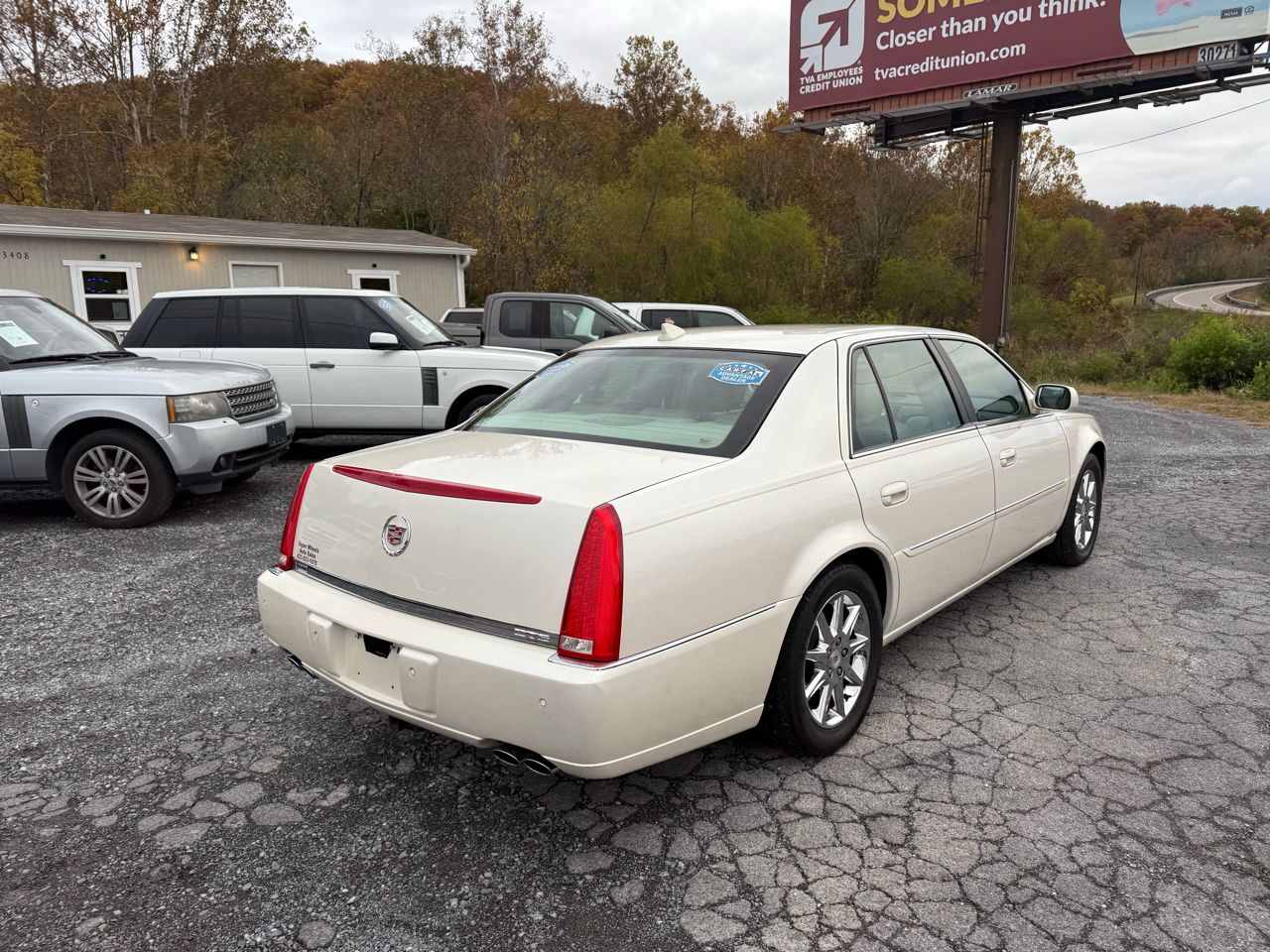 Cadillac DTS Luxury 2010