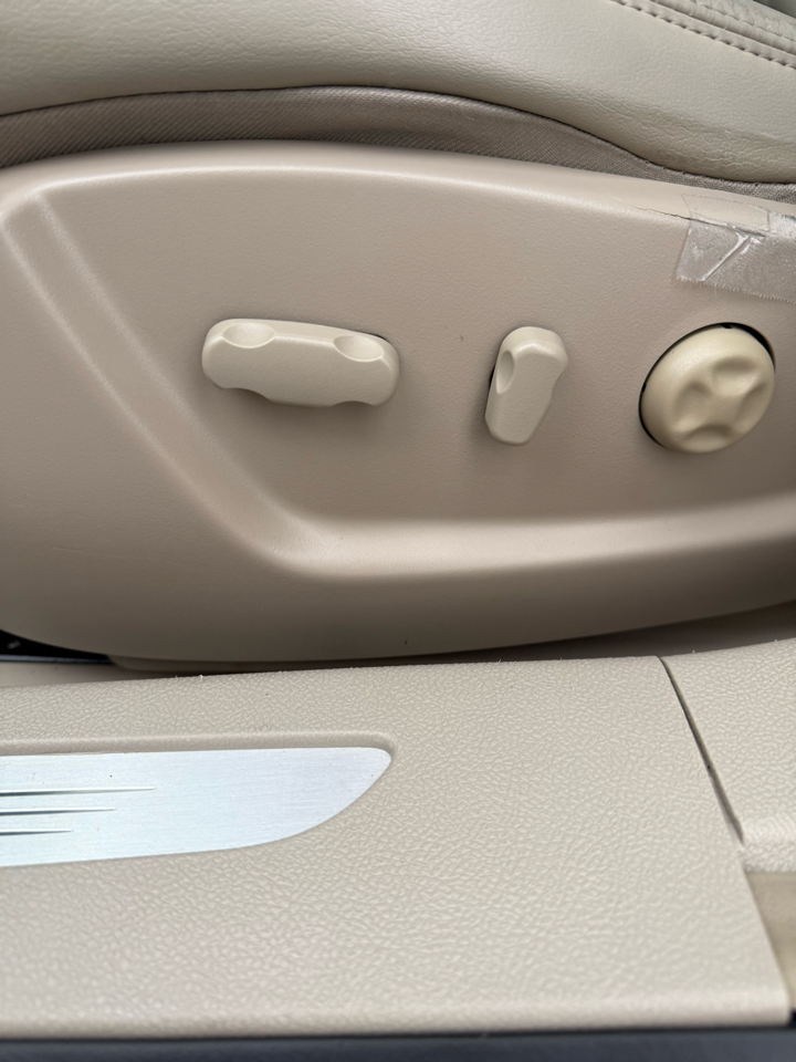 Cadillac DTS Luxury 2010