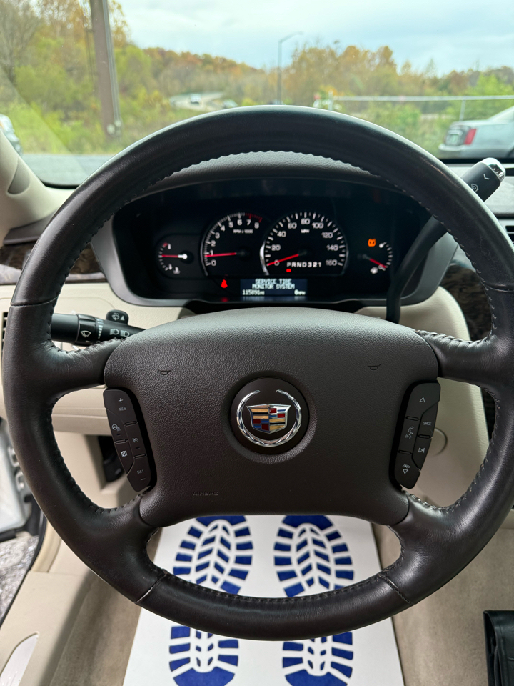 Cadillac DTS Luxury 2010