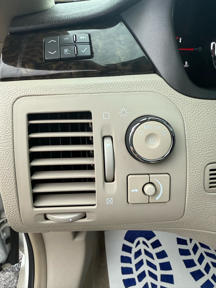 Cadillac DTS Luxury 2010