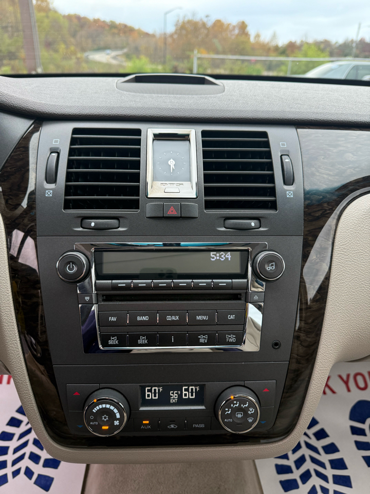 Cadillac DTS Luxury 2010