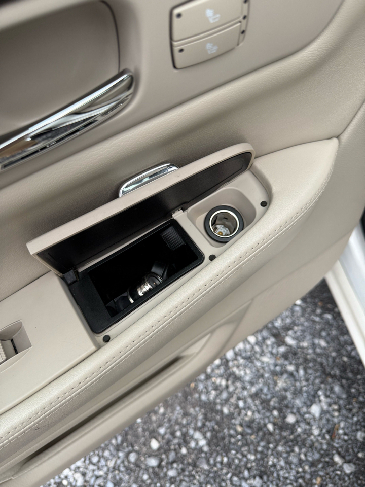 Cadillac DTS Luxury 2010