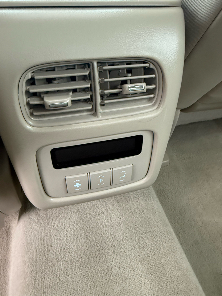 Cadillac DTS Luxury 2010