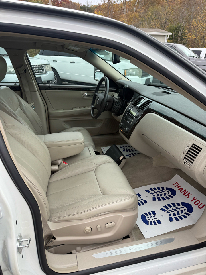 Cadillac DTS Luxury 2010