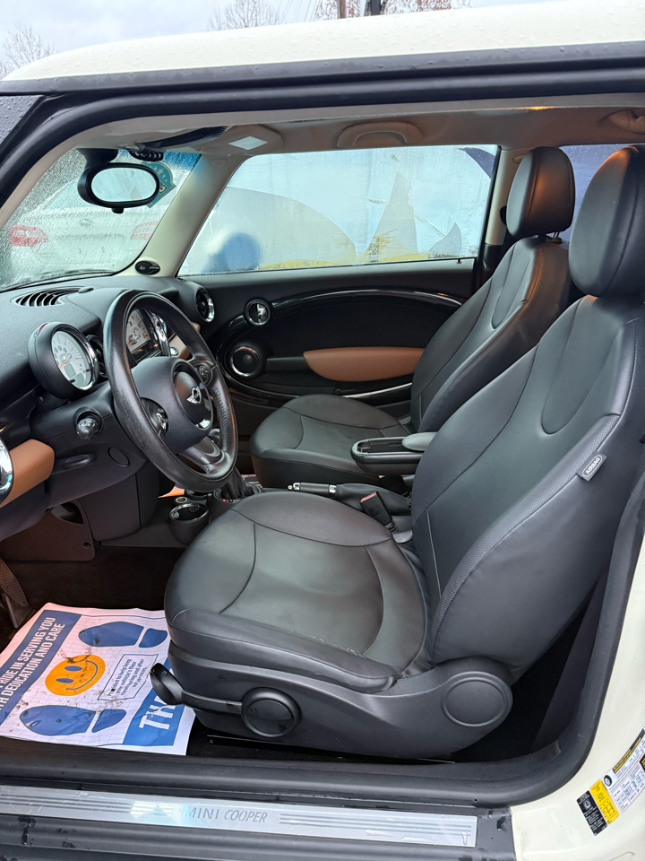 MINI Cooper Base 2011