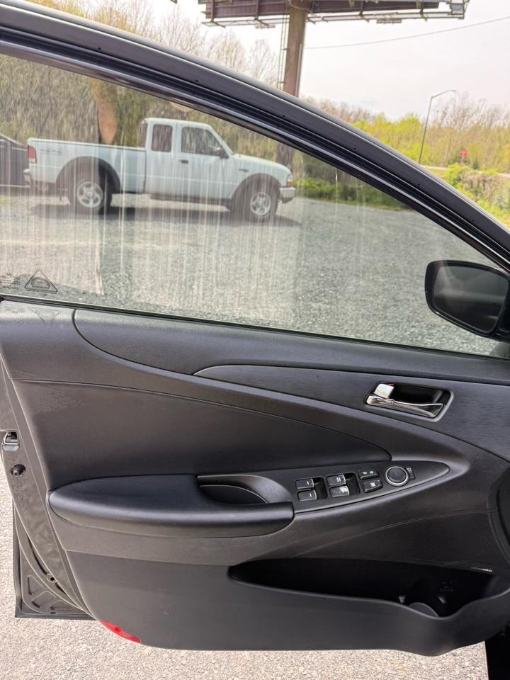 Hyundai Sonata SE Auto 2013