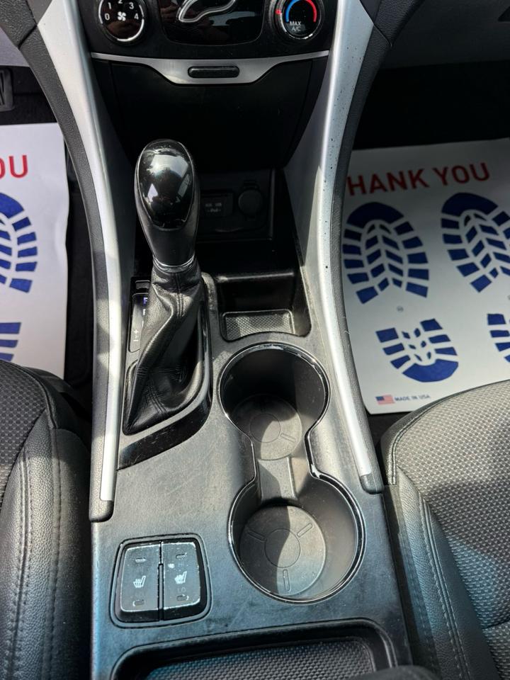 Hyundai Sonata SE Auto 2013