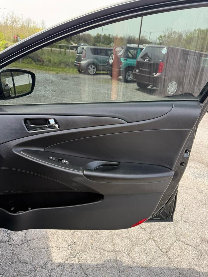 Hyundai Sonata SE Auto 2013