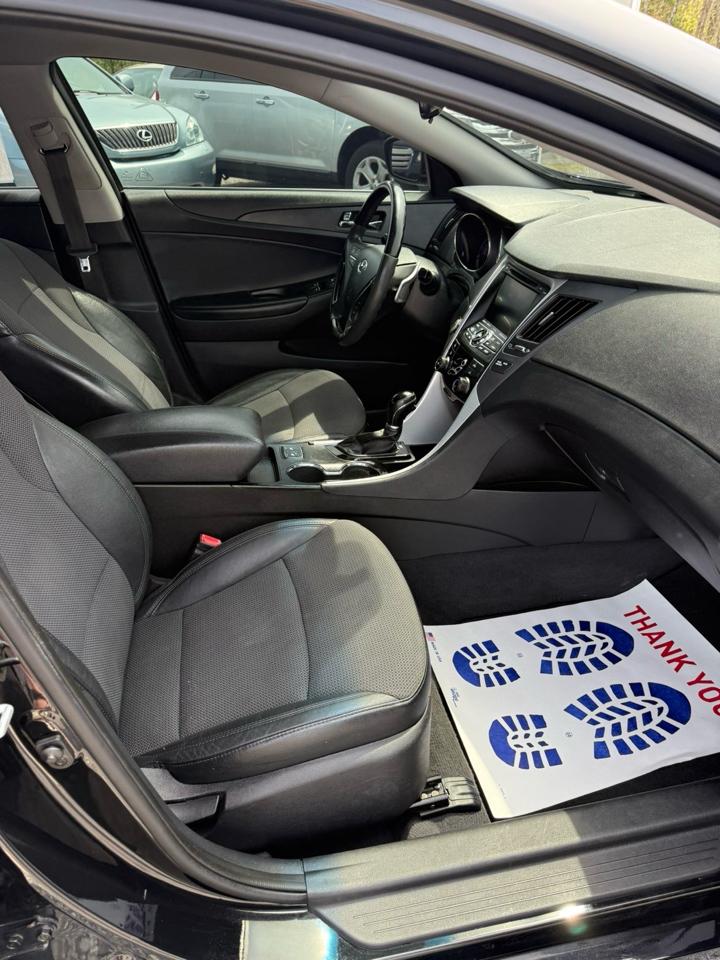 Hyundai Sonata SE Auto 2013