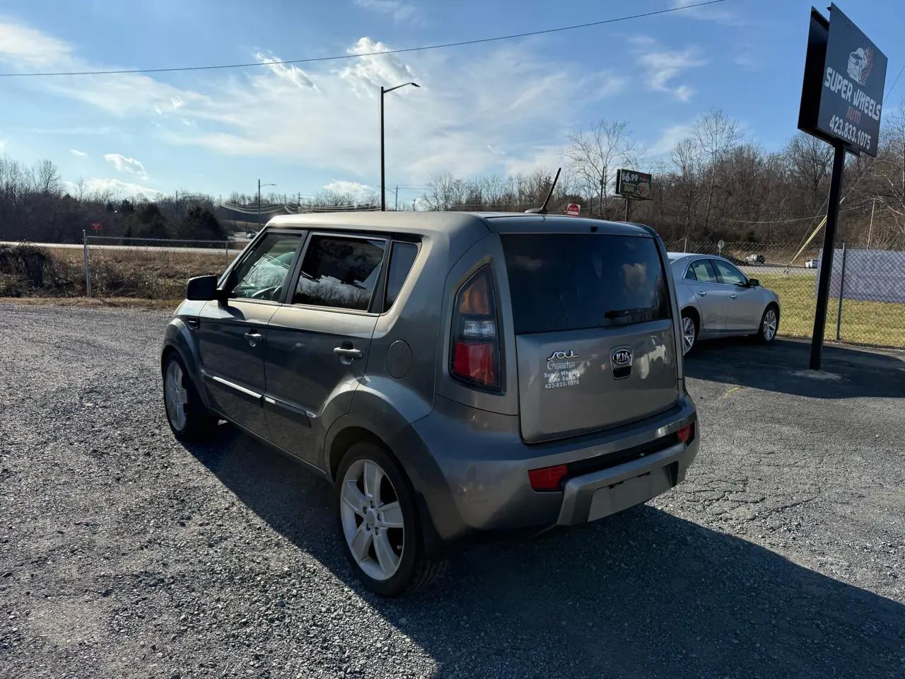 Kia Soul + 2011