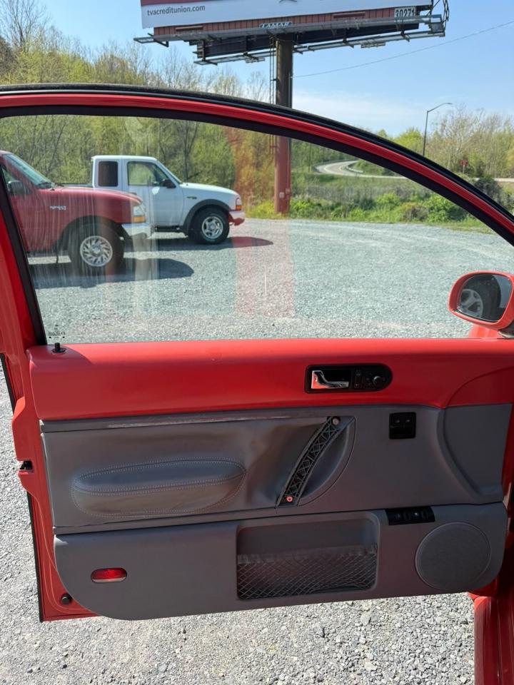 Volkswagen New Beetle GLS 2.0L 2003