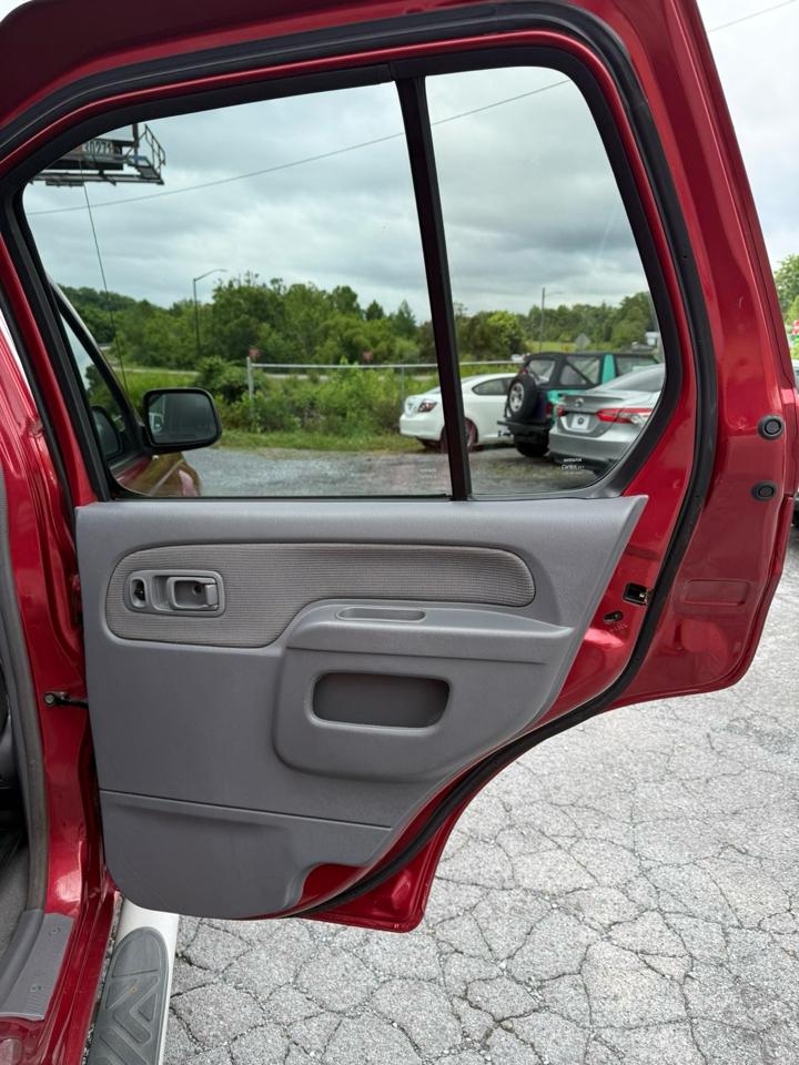 Nissan Xterra XE 2WD 2001