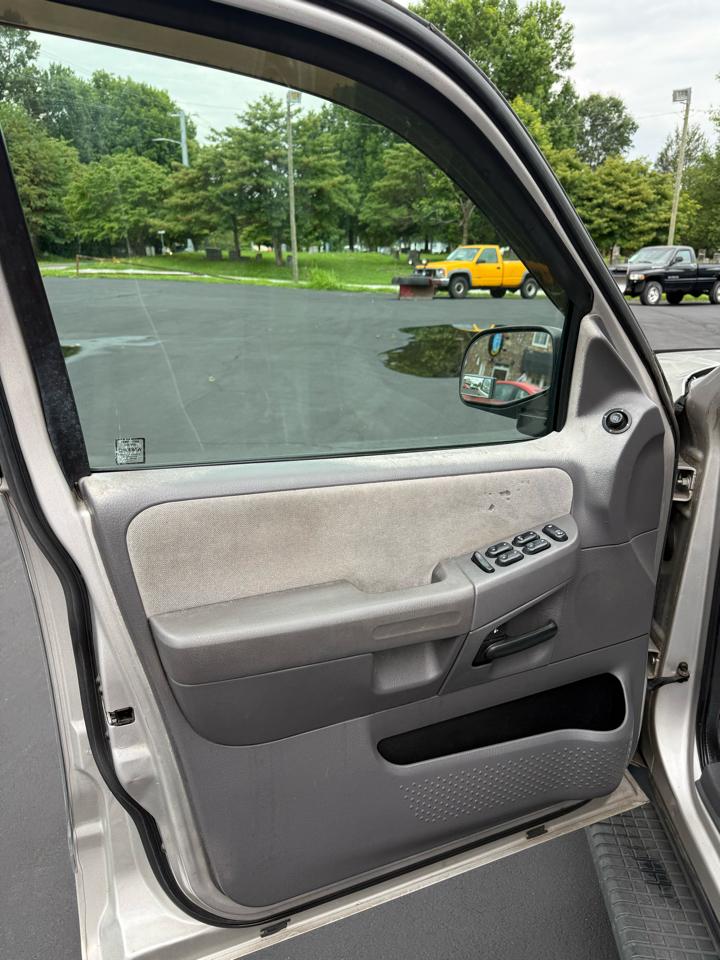 Ford Explorer XLT 4.0L 4WD 2005