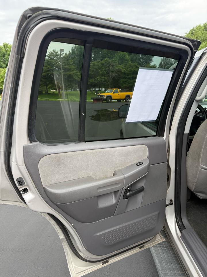 Ford Explorer XLT 4.0L 4WD 2005