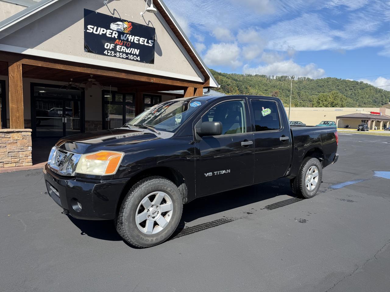 Nissan Titan XE Crew Cab 4WD SWB 2009