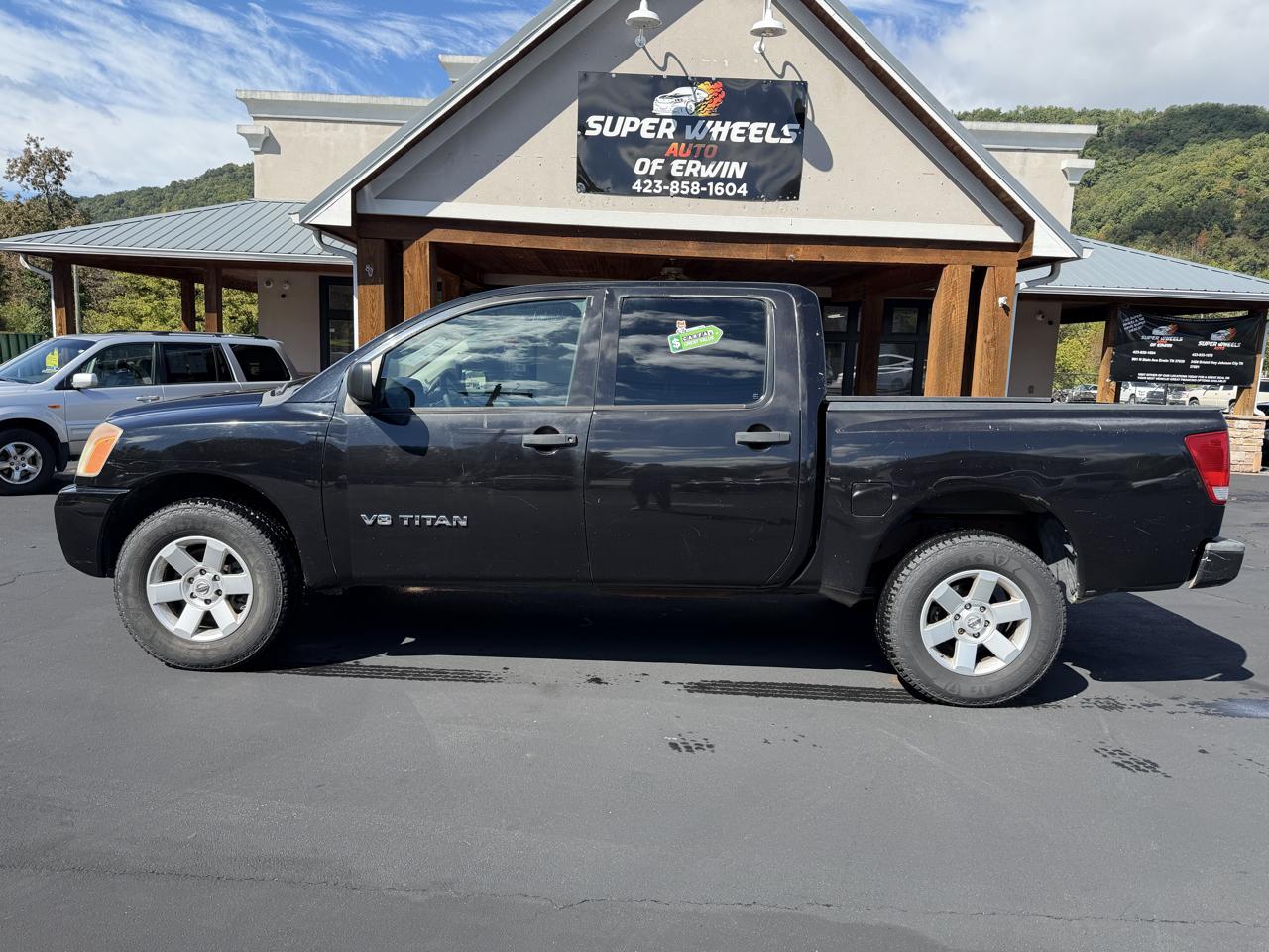 Nissan Titan XE Crew Cab 4WD SWB 2009
