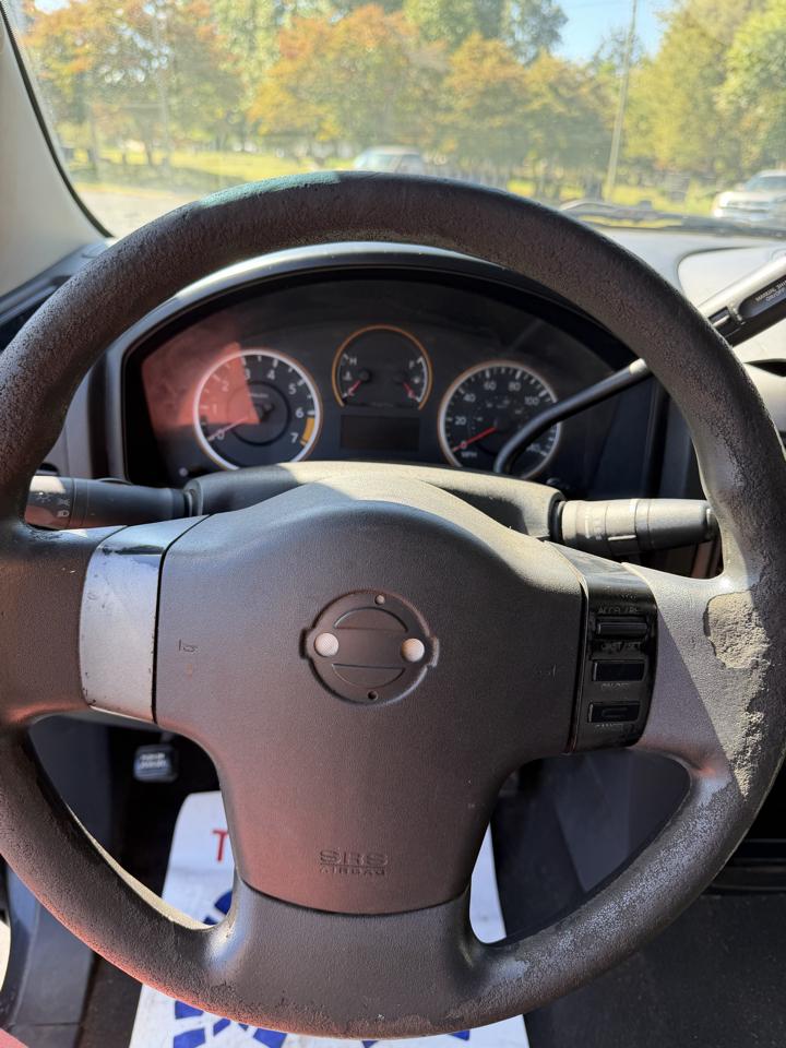 Nissan Titan XE Crew Cab 4WD SWB 2009