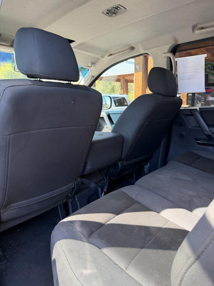 Nissan Titan XE Crew Cab 4WD SWB 2009