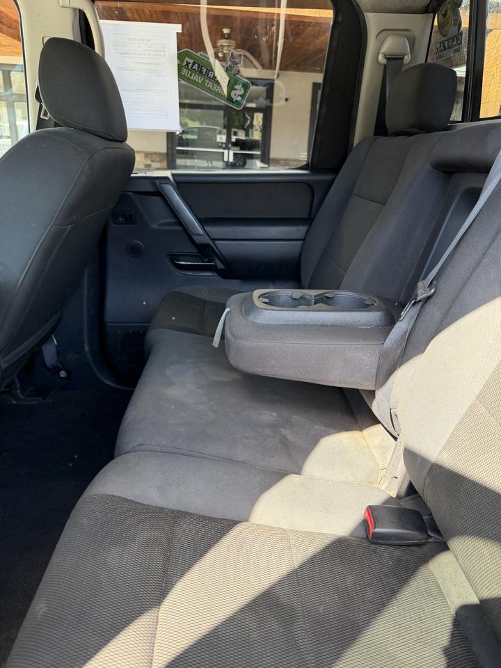 Nissan Titan XE Crew Cab 4WD SWB 2009