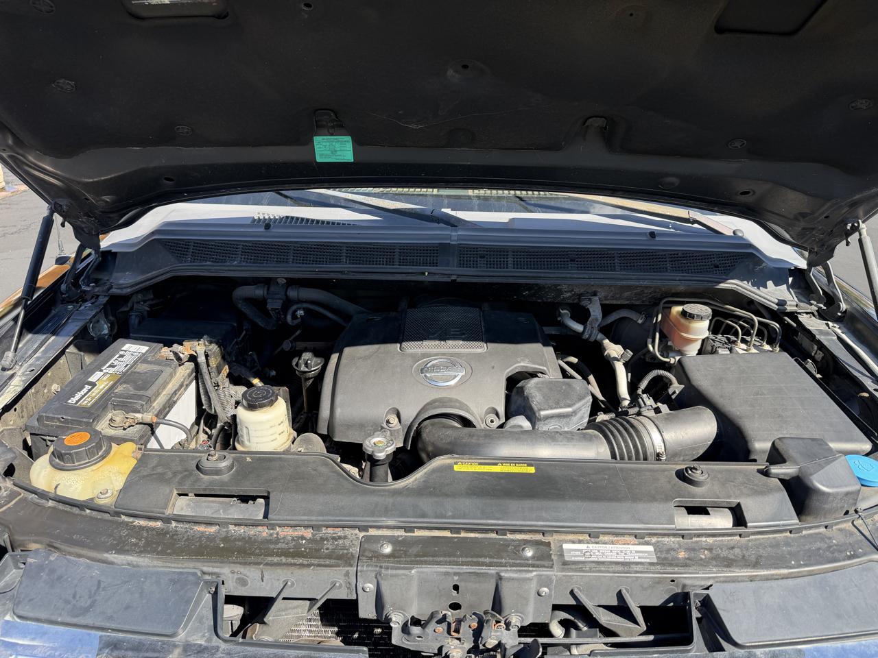 Nissan Titan XE Crew Cab 4WD SWB 2009