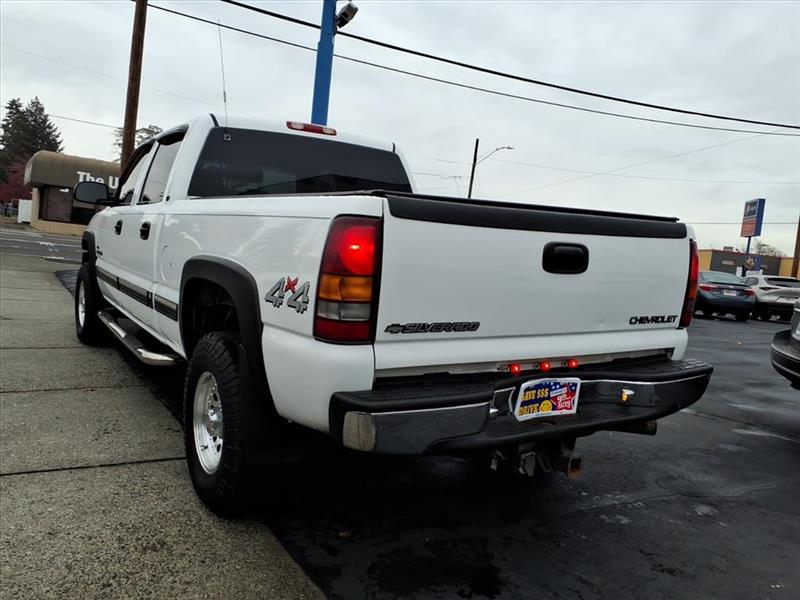 2002 Chevrolet Silverado 2500HD photo 3
