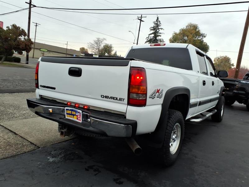 Chevrolet Silverado 2500HD Crew Cab Long Bed 4WD 2002