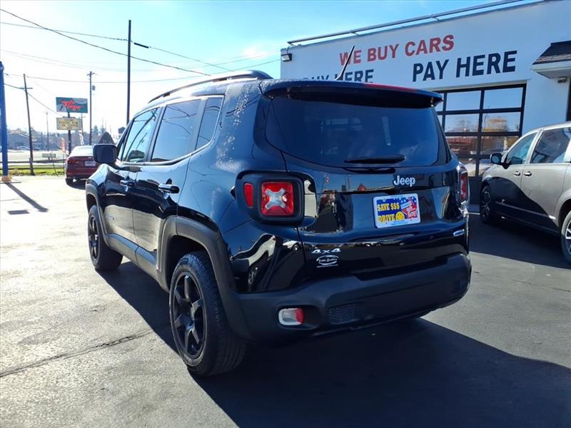 2015 Jeep Renegade Latitude photo 4