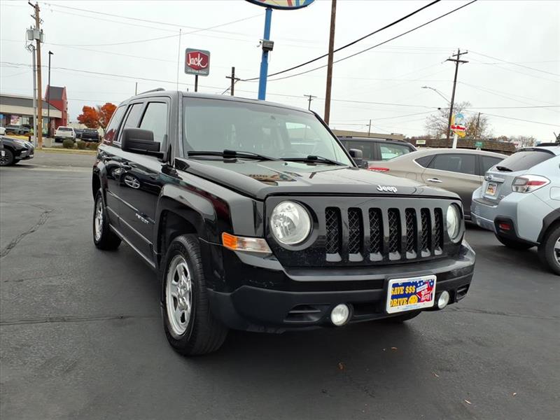 2016 Jeep Patriot Sport photo 2