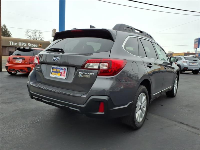 2018 Subaru Outback 2.5i Premium photo 2